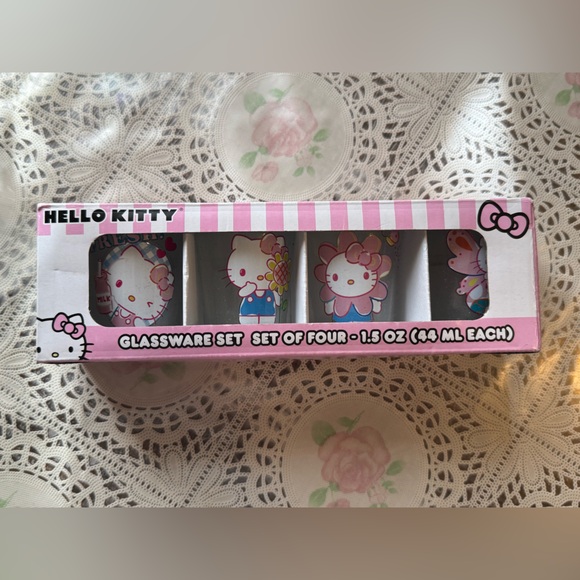 Hello Kitty Pink Glassware Set - Picture 1 of 3